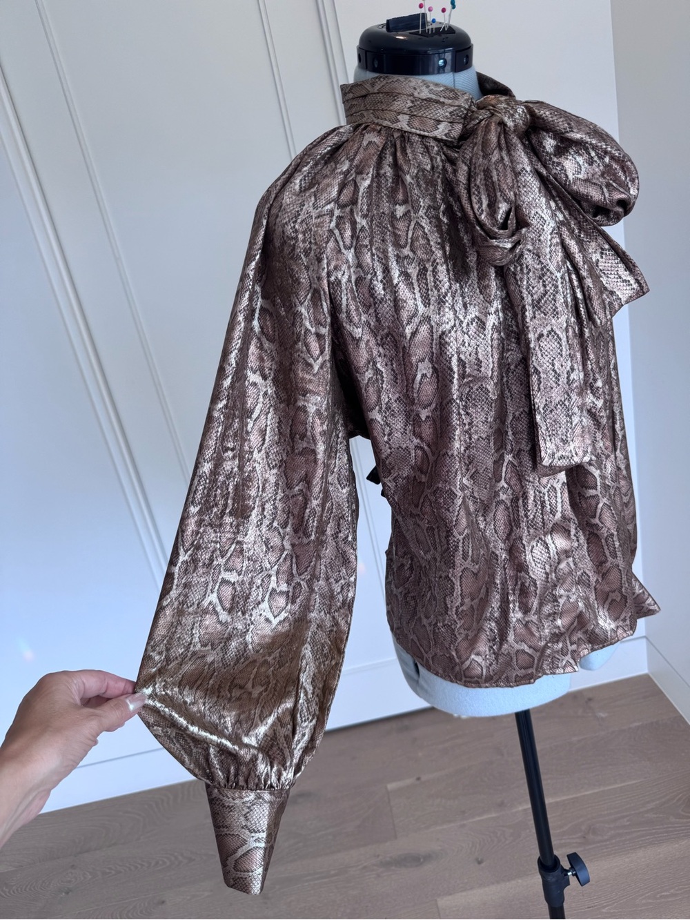 Satin Snake-Print Bow Blouse - Rodeo - Picture 3 of 6